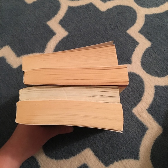 International Book collection set of 4 - Picture 2 of 6